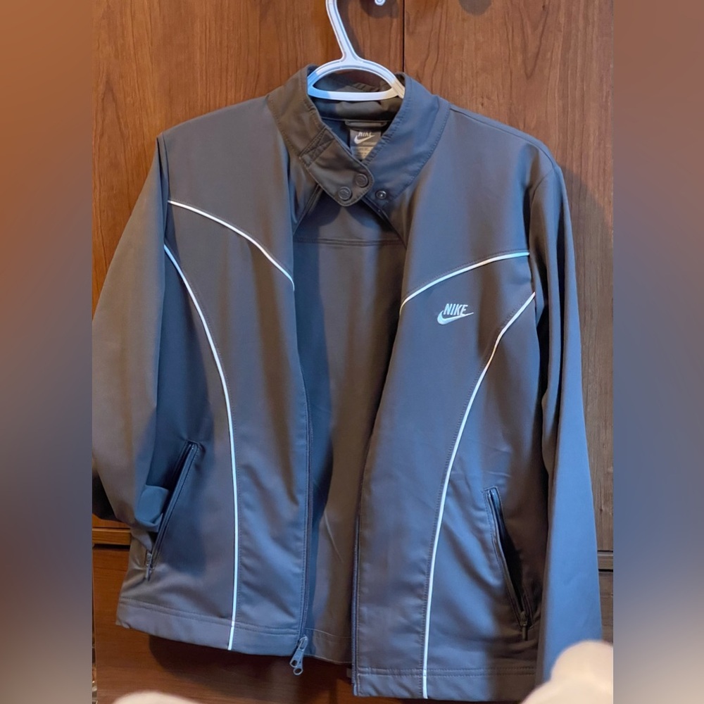 Vintage Nike Gray Jacket with White Accents